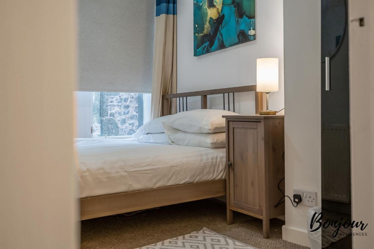 Cosy Grassmarket 2Br-1Ba - Newly Decorated! By Bonjour Residences Εδιμβούργο Εξωτερικό φωτογραφία